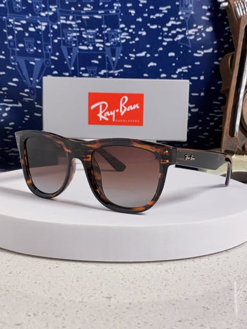 Ray-Ban RB4125 Cats 5000 (Square Aviator)