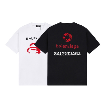 Balenciaga's new short-sleeved shirt with missing print.