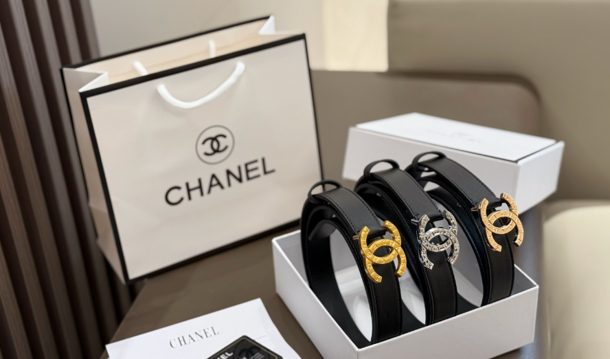 Chanel narrow cutout double C belt