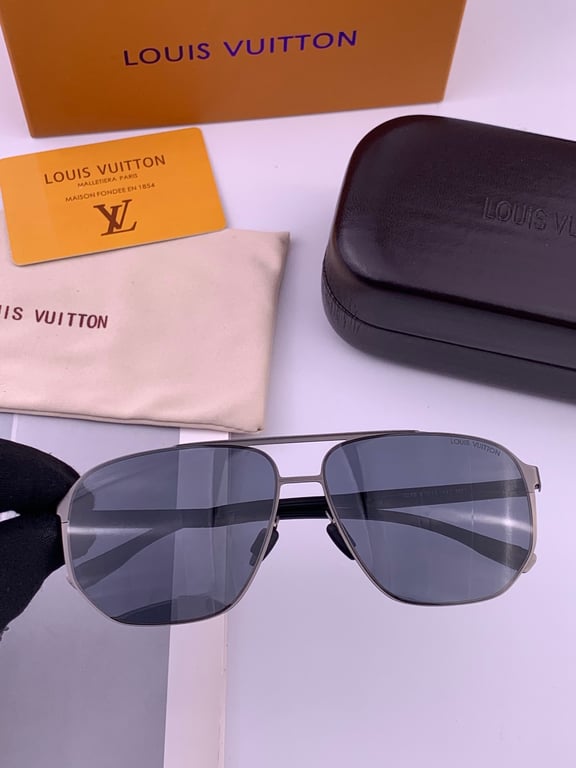 LV Metal Aviator Sunglasses (Silver-Tone)