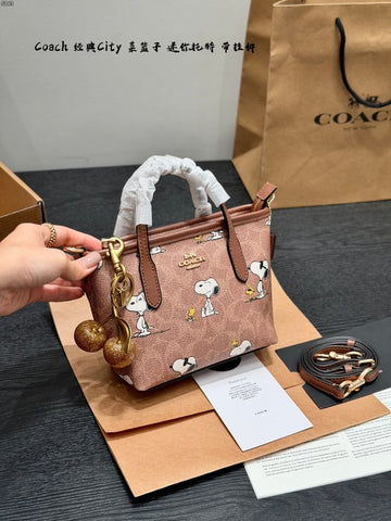 Mini City Tote Bag with Snoopy Print
