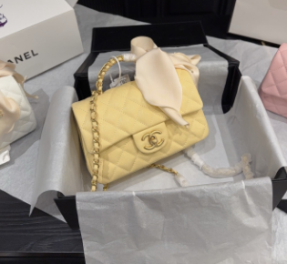Chanel
 CF controller bag