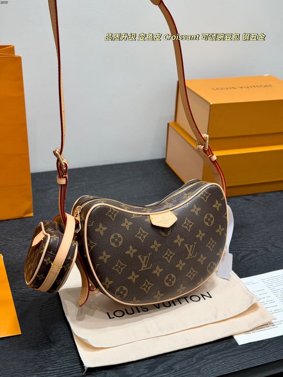 Louis Vuitton Croissant