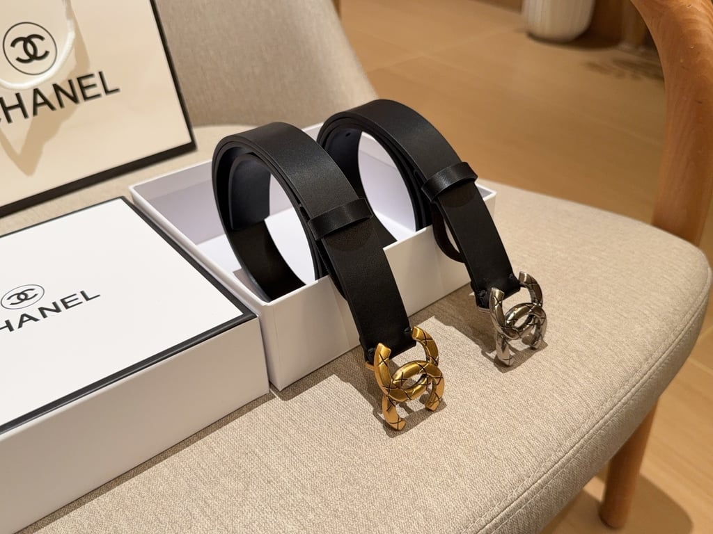 Chanel plush leather belt