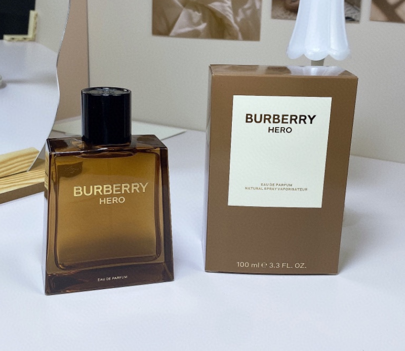 Burberry Hero
 EAU DE ARPUN-100ml