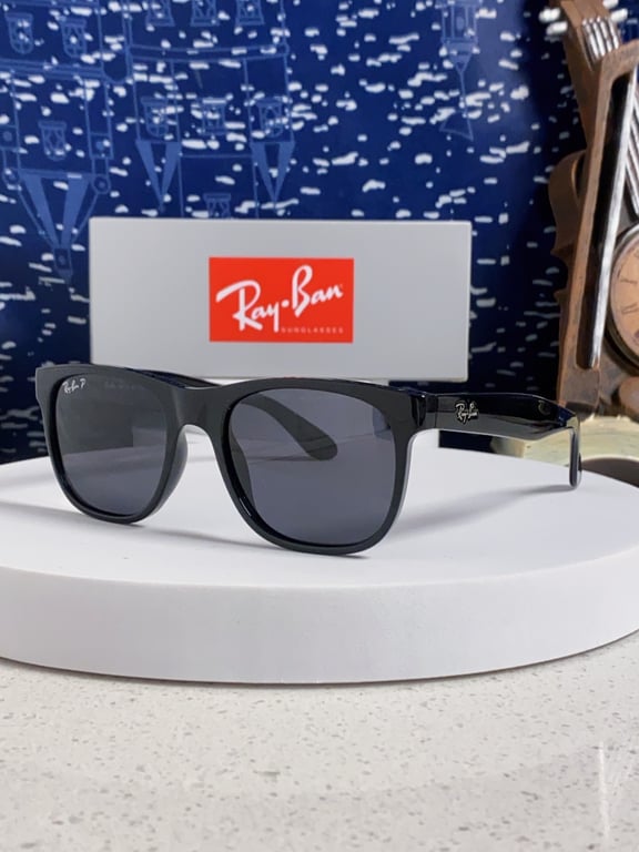 Ray-Ban RB4147 (Square Wayfarer)