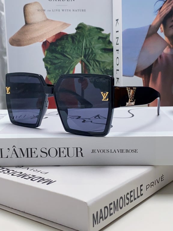 LV Faceted Square Sunglasses (Black/Gold)