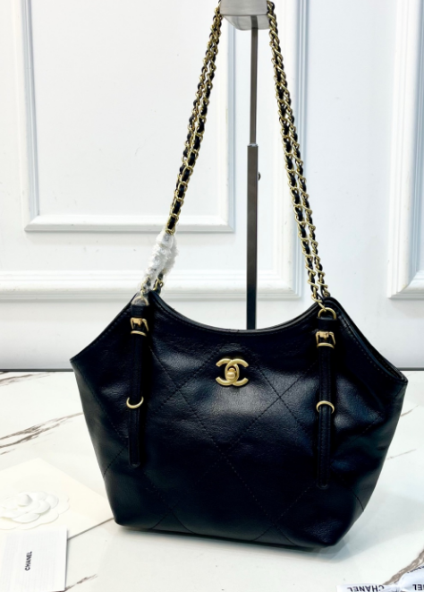 Chanel
 tote bag