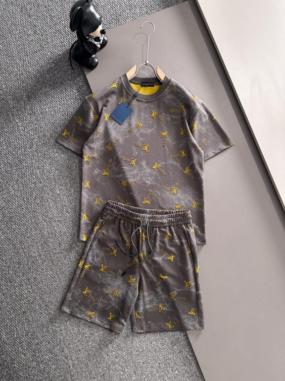 Louis Vuitton Spring/Summer New Casual Short-Sleeve Shorts Set