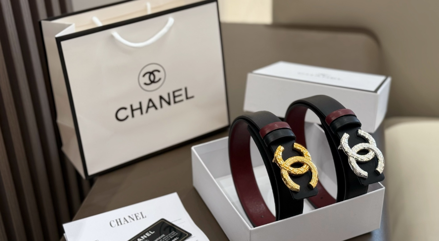 Chanel quilted double C belt