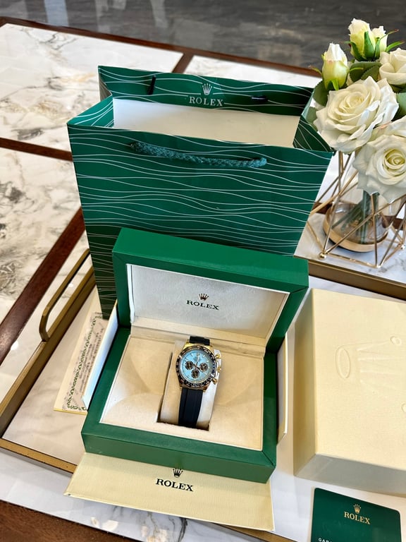 Rolex Daytona Turquoise Dial Yellow Gold Rubber Strap