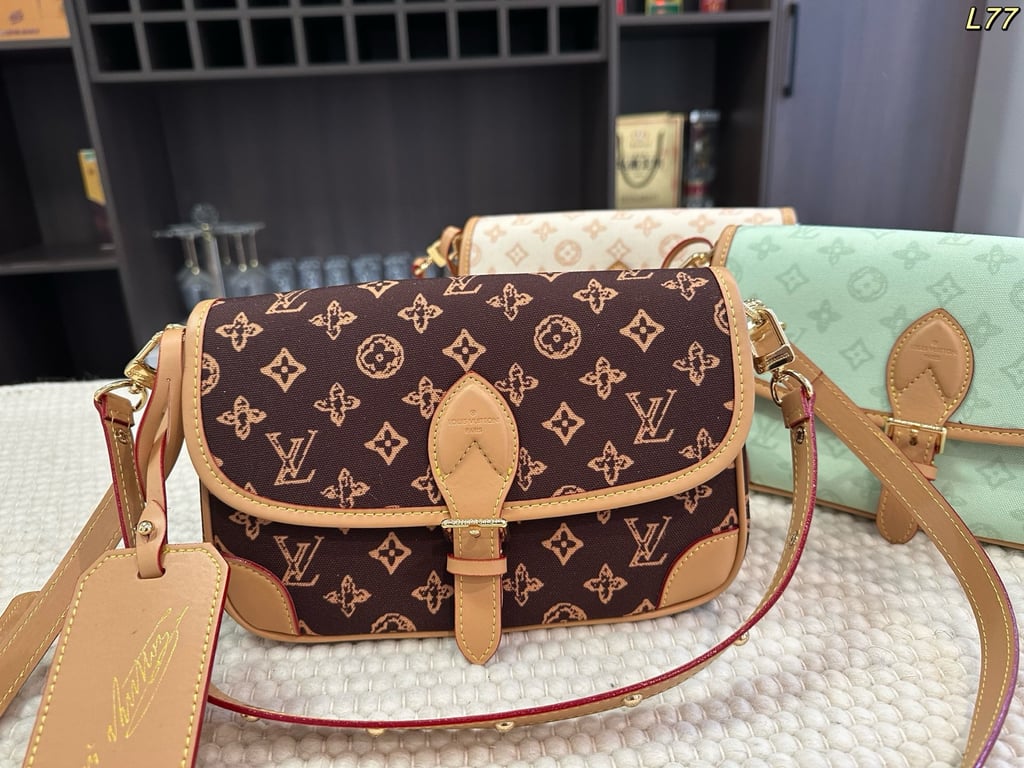 Louis Vuitton Diane (Monogram Denim)