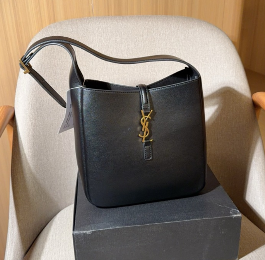 YSL/Saint Laurent's new hobo shoulder bag/bucket bag/shoulder bag