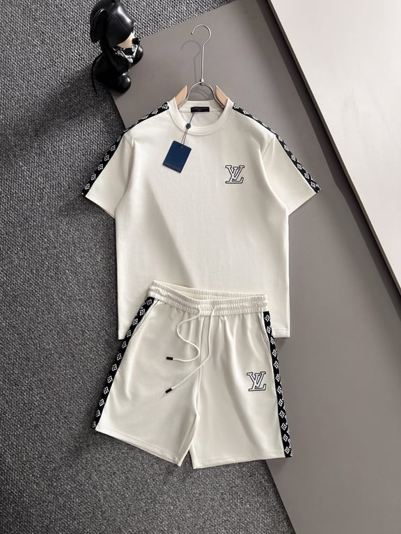 Louis Vuitton Spring/Summer New Casual Short-Sleeve Shorts Set