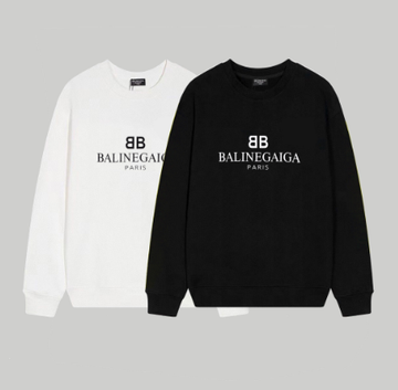 Balenciaga classic monogram print crewneck sweatshirt!