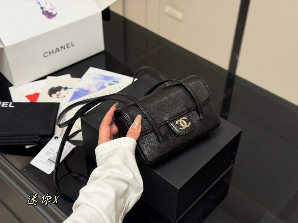 Chanel leather double-cap flap