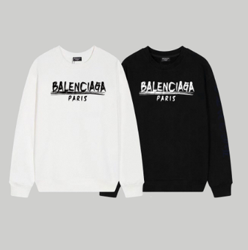 Balenciaga Gothic monogram print crewneck sweatshirt!