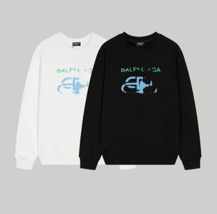 Balenciaga's new crew neck sweatshirt with missing print