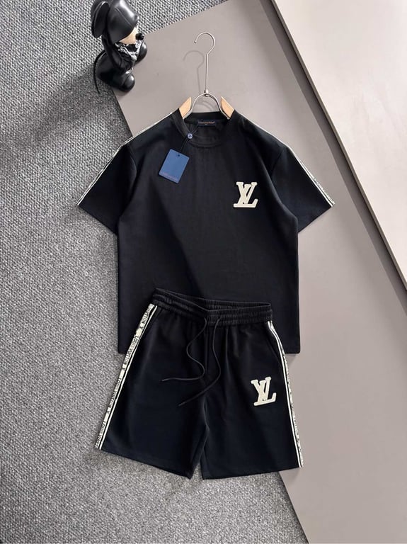 Louis Vuitton Spring/Summer New Casual Short-Sleeve Shorts Set