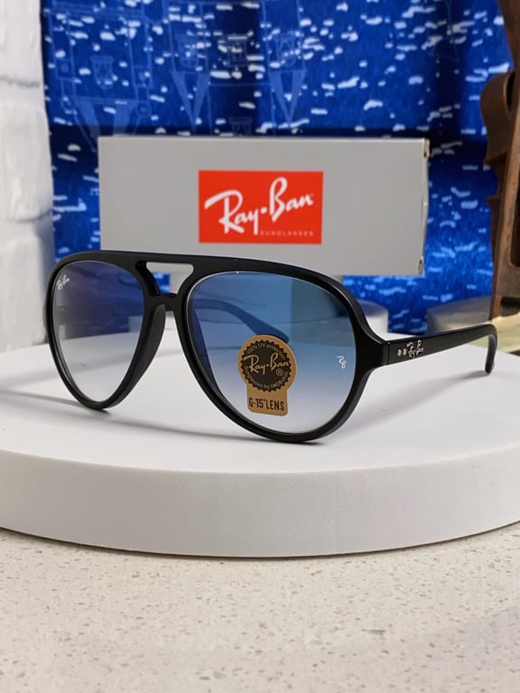 Ray-Ban RB4171 Erika (Rounded Square)