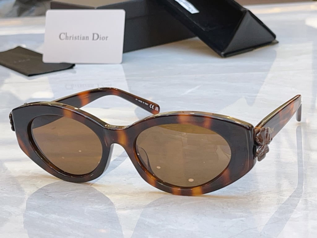 Dior Tortoiseshell Cat-Eye Sunglasses